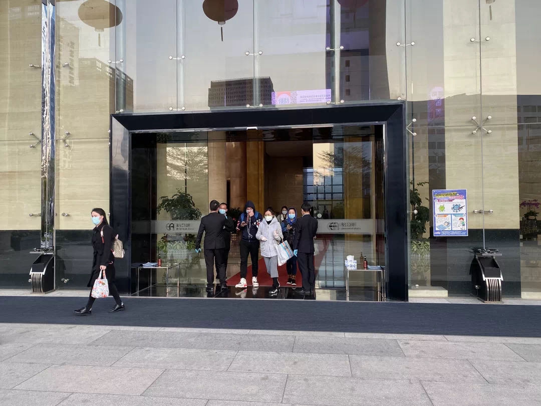 J9国际站登录上下齐心战“疫”情，党旗飘扬在一线