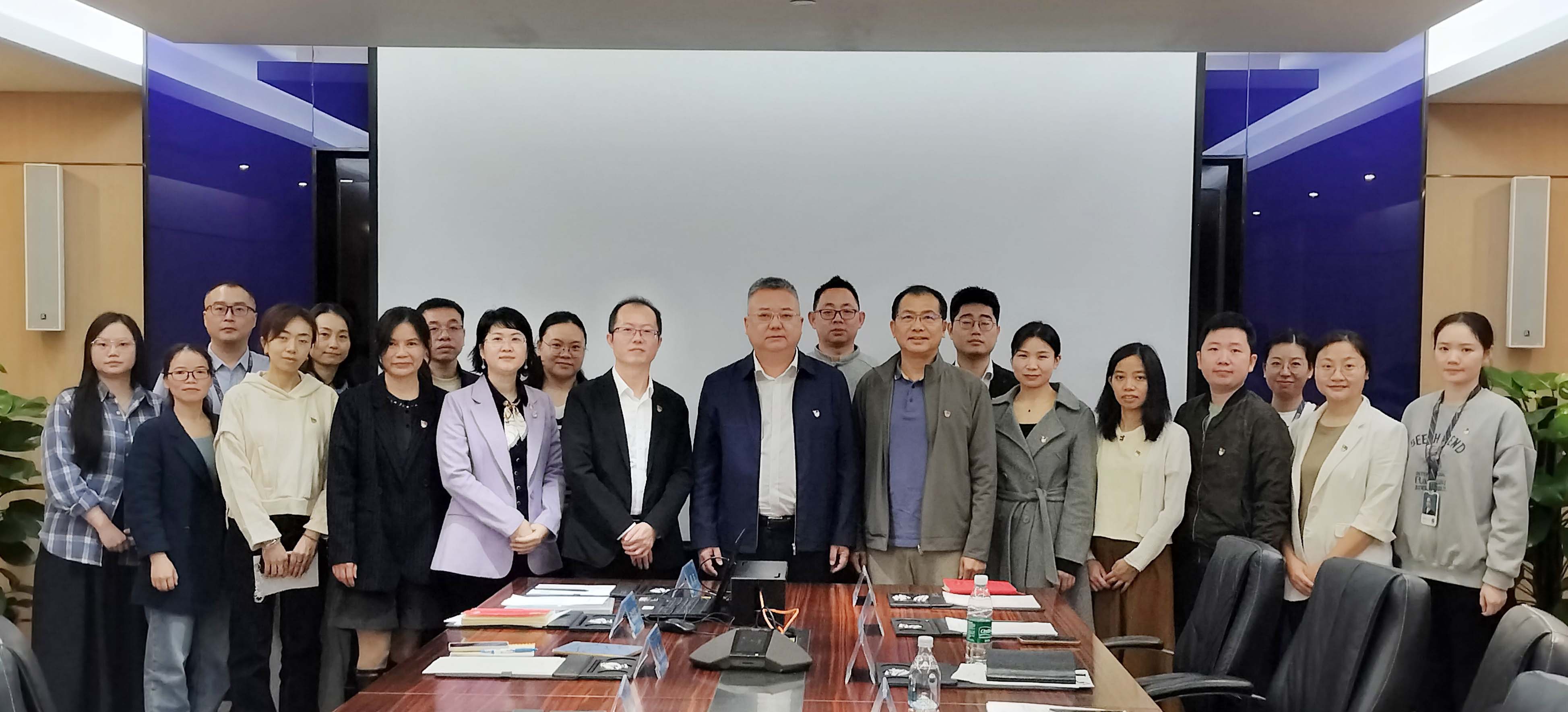 李程任深圳市J9国际站登录供应链股份有限公司党委书记，钟志华任党委副书记、纪委书记